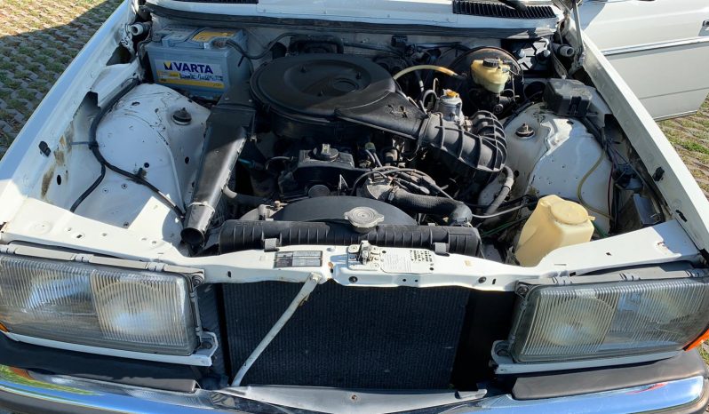 Mercedes-Benz 200E W123 AUT/Schuifdakje 1983 vol