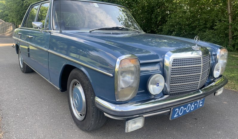 Mercedes-Benz W115 220 Automaat/Airco/Schuifdak vol