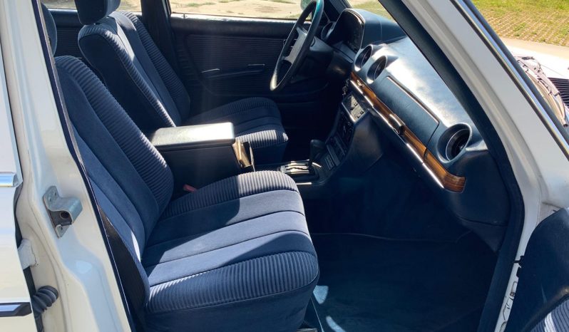 Mercedes-Benz 200E W123 AUT/Schuifdakje 1983 vol