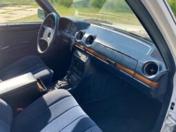 Mercedes-Benz 200E W123 AUT/Schuifdakje 1983 vol