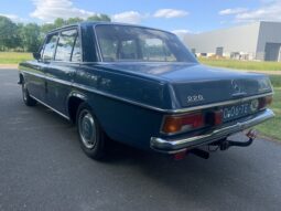 Mercedes-Benz W115 220 Automaat/Airco/Schuifdak vol