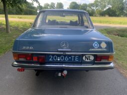 Mercedes-Benz W115 220 Automaat/Airco/Schuifdak vol