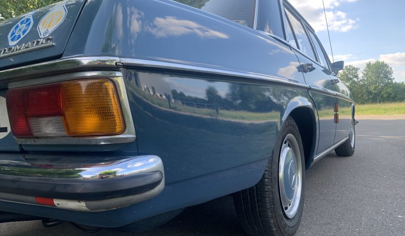 Mercedes-Benz W115 220 Automaat/Airco/Schuifdak vol