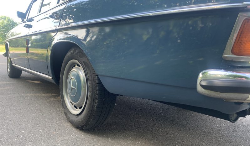 Mercedes-Benz W115 220 Automaat/Airco/Schuifdak vol