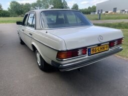 Mercedes-Benz 200E W123 AUT/Schuifdakje 1983 vol