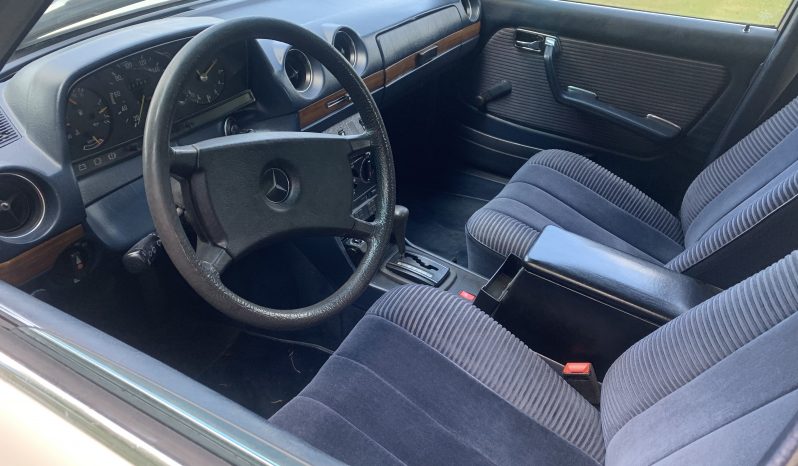 Mercedes-Benz 200E W123 AUT/Schuifdakje 1983 vol