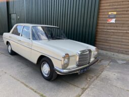 Mercedes-Benz W115 /8 200 E Schuifdak 1973