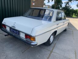 Mercedes-Benz W115 /8 200 E Schuifdak 1973 vol