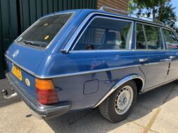 Mercedes-Benz W123 240TD Automaat / Stationwagen vol