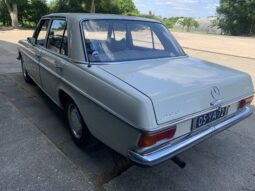 Mercedes-Benz W115 /8 200 E Schuifdak 1973 vol
