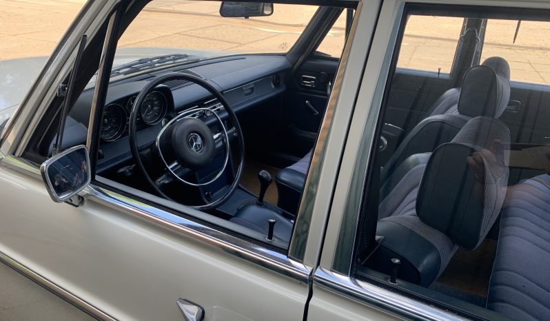 Mercedes-Benz W115 /8 200 E Schuifdak 1973 vol